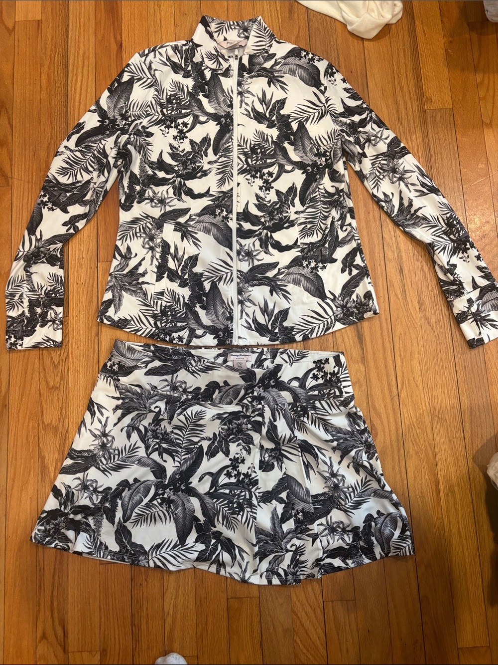 Tommy Bahama Black & White Tropical Active Skort Set